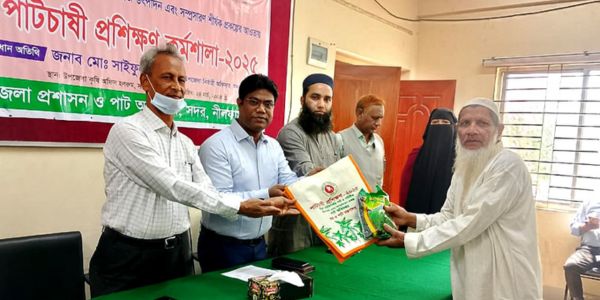 নীলফামারীতে ৭৫ কৃষককে উন্নত পাট চাষের প্রশিক্ষণ